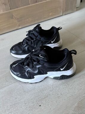 Nike  Black & White Athletic Sneakers